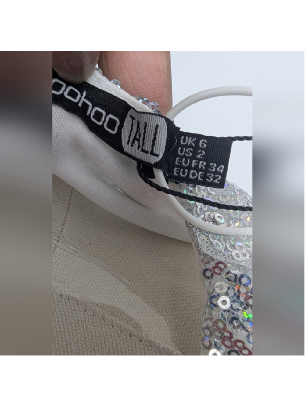 Boohoo Tall Shimmering Silver Plunge Sequin Dress NWT Size 2 - Picture 6 of 6
